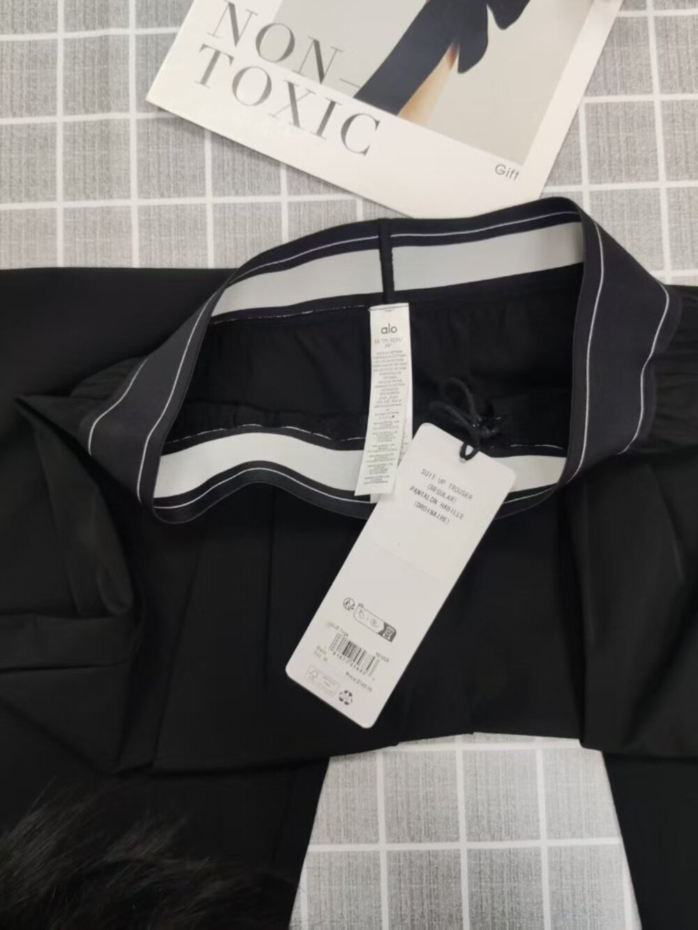 🖤 Brand New Black Alo Yoga Suit Up Pants (Regular:30”inseam) 😘 Elevated Basic - Picture 5 of 9